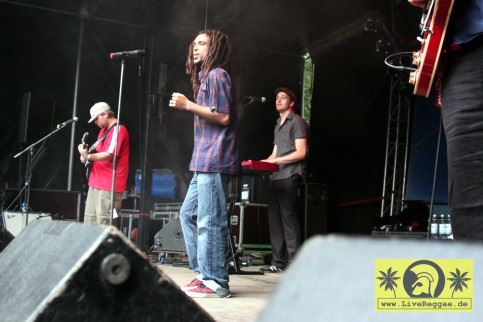 Sebastian Sturm (D) and The Jin Jin Band 15. Reggae Jam Festival - Bersenbrueck 01. August 2009 (9).JPG